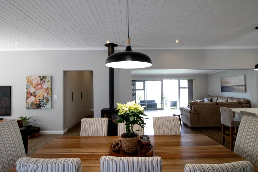 3 Bedroom Property for Sale in Sandbaai Western Cape